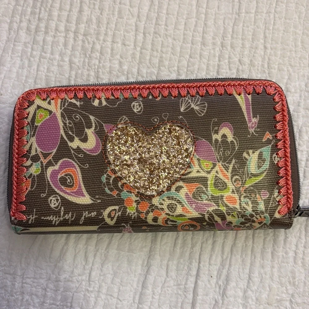 Sakroots Artistic Circe tote and Wallet in ‘Love Song’ Pattern.